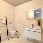 Premium With Balcony, Pool & Garage By Hostwise * Vila Nova de Gaia
