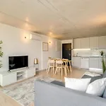 Premium With Balcony, Pool & Garage By Hostwise Vila Nova de Gaia
