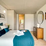 Premium With Balcony, Pool & Garage By Hostwise Appartement *