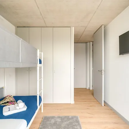 Premium With Balcony, Pool & Garage By Hostwise דירה *