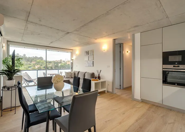 Premium With Balcony, Pool & Garage By Hostwise דירה *