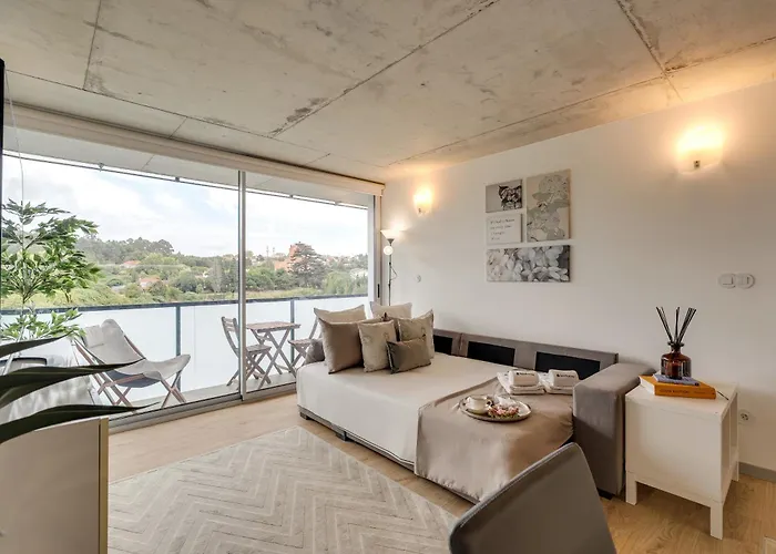 דירה Premium With Balcony, Pool & Garage By Hostwise