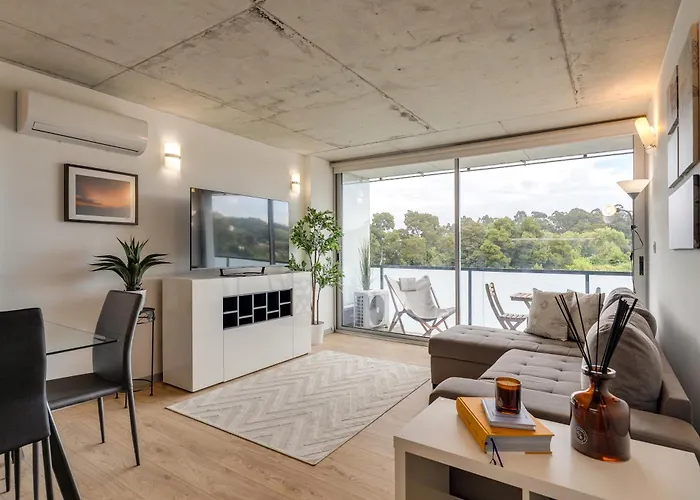 דירה Premium With Balcony, Pool & Garage By Hostwise