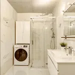 Premium With Balcony, Pool & Garage By Hostwise