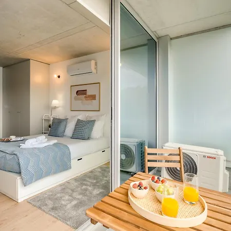 Premium With Balcony, Pool & Garage By Hostwise Апартаменты Вила-Нова-ди-Гая