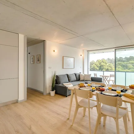 Premium With Balcony, Pool & Garage By Hostwise