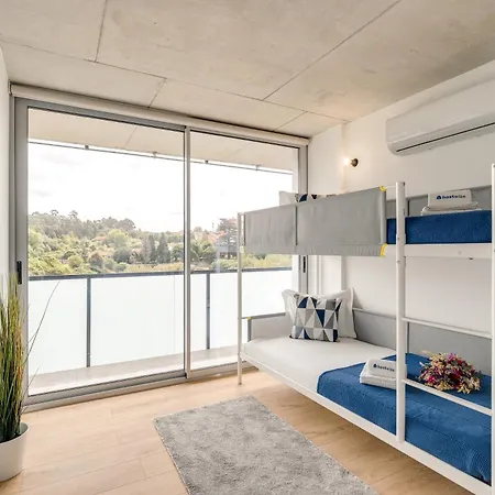 Premium With Balcony, Pool & Garage By Hostwise *
