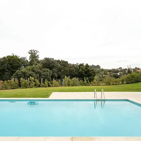 Апартаменты Premium With Balcony, Pool & Garage By Hostwise Вила-Нова-ди-Гая