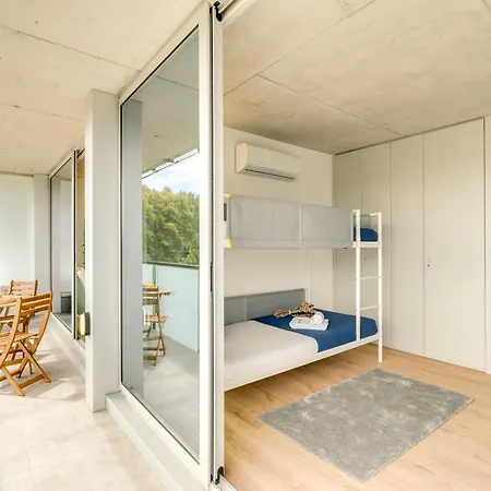 Апартаменты Premium With Balcony, Pool & Garage By Hostwise Вила-Нова-ди-Гая