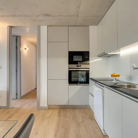 Premium With Balcony, Pool & Garage By Hostwise