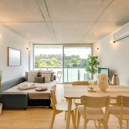 Апартаменты Premium With Balcony, Pool & Garage By Hostwise Вила-Нова-ди-Гая