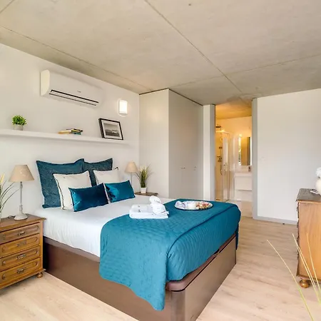 Premium With Balcony, Pool & Garage By Hostwise * Вила-Нова-ди-Гая