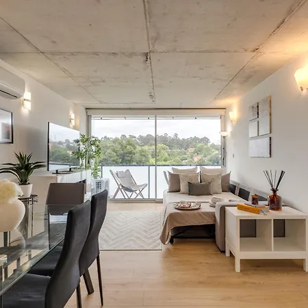 Premium With Balcony, Pool & Garage By Hostwise *