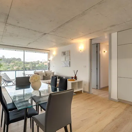 Апартаменты Premium With Balcony, Pool & Garage By Hostwise Вила-Нова-ди-Гая