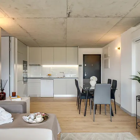 Premium With Balcony, Pool & Garage By Hostwise Vila Nova de Gaia