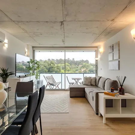 Premium With Balcony, Pool & Garage By Hostwise Апартаменты