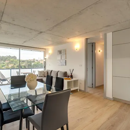 Premium With Balcony, Pool & Garage By Hostwise Apartment *