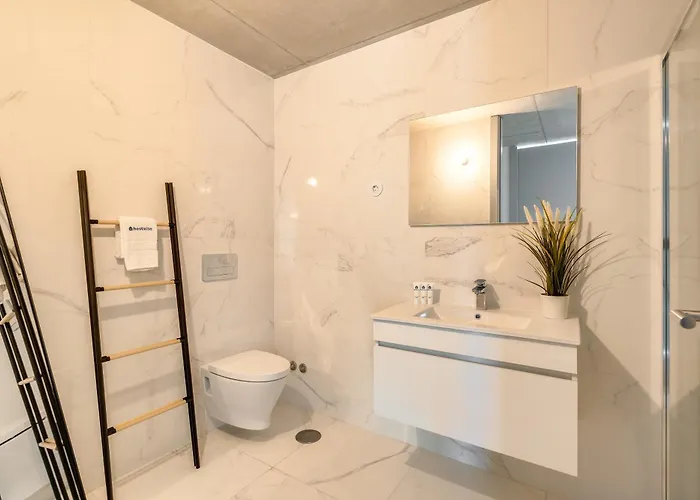 Premium With Balcony, Pool & Garage By Hostwise * Vila Nova de Gaia