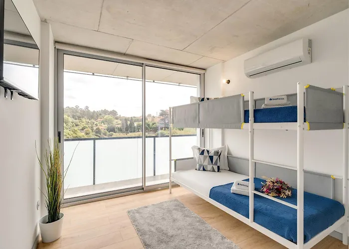 Premium With Balcony, Pool & Garage By Hostwise *