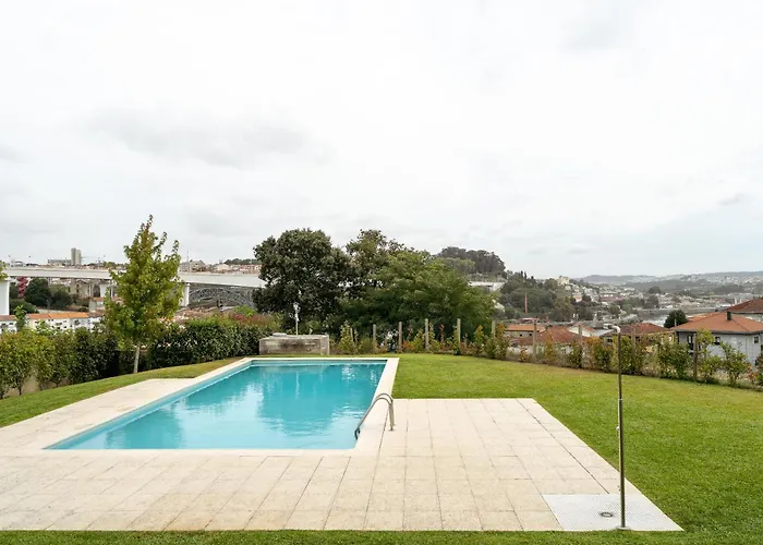 Appartamento Premium With Balcony, Pool & Garage By Hostwise *