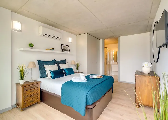 Premium With Balcony, Pool & Garage By Hostwise * Vila Nova de Gaia