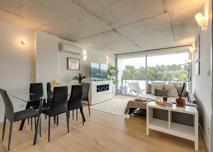 Premium With Balcony, Pool & Garage By Hostwise