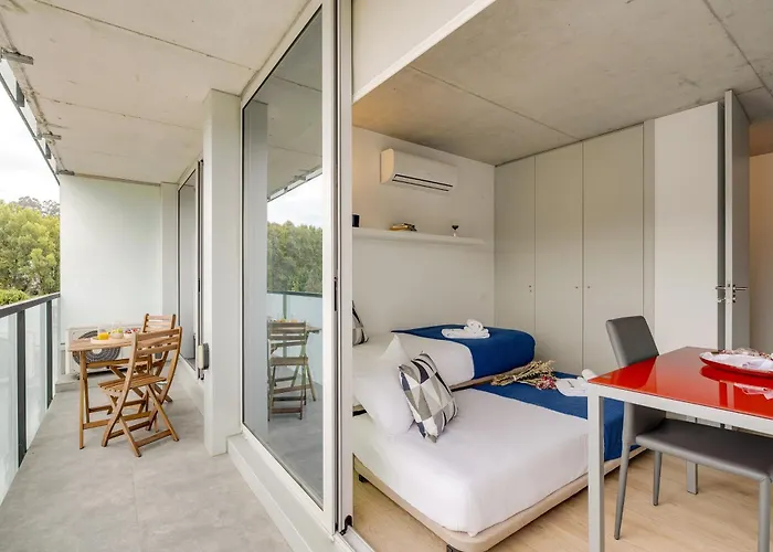 Appartamento Premium With Balcony, Pool & Garage By Hostwise